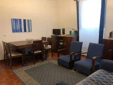 Dairenin tamamı konumu Rua João Francisco Cabral, Ponta Delgada, 9 10 görüntüsü