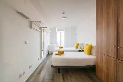 Private room at Avenida Defensores de Chaves, Lisbon, image 1 of 10