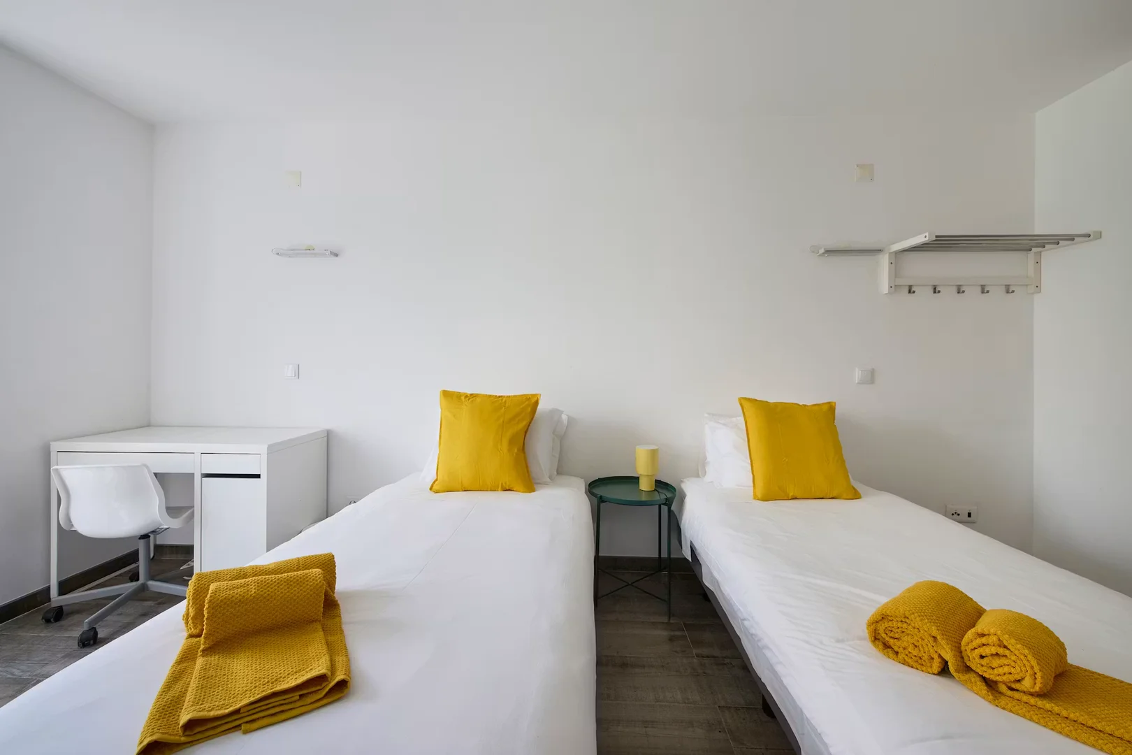Economical student room with convenient location in 