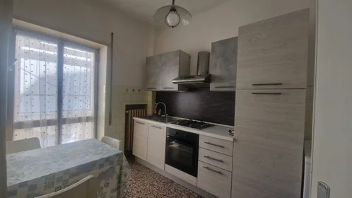 Quarto privado em Via Pomposa, , imagem 1 de 8