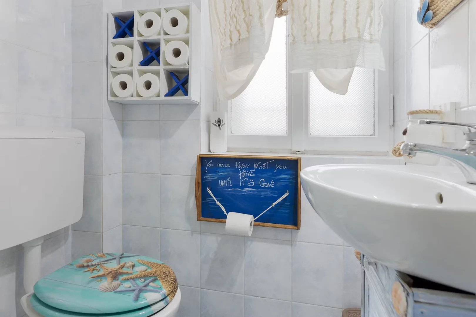 Habitación estudiantil económica con ubicación conveniente en 
