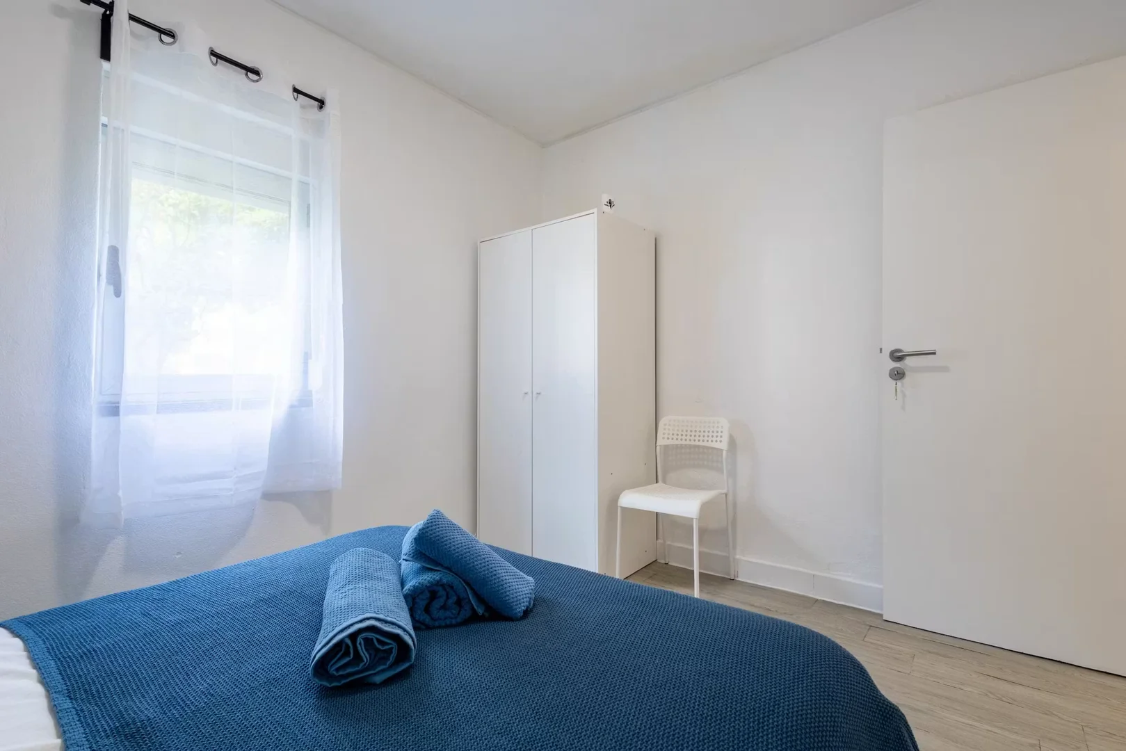 Cozy room for students available in