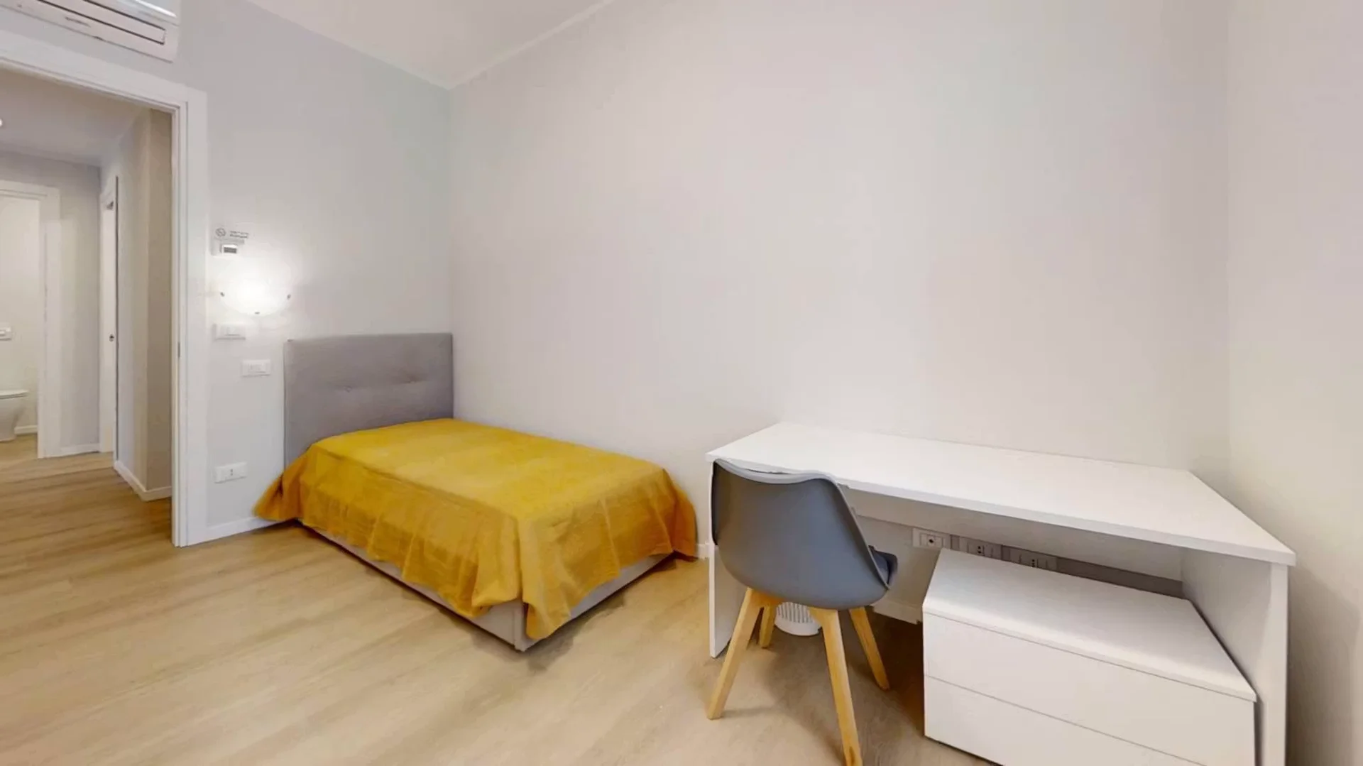 Habitación estudiantil económica con ubicación conveniente en