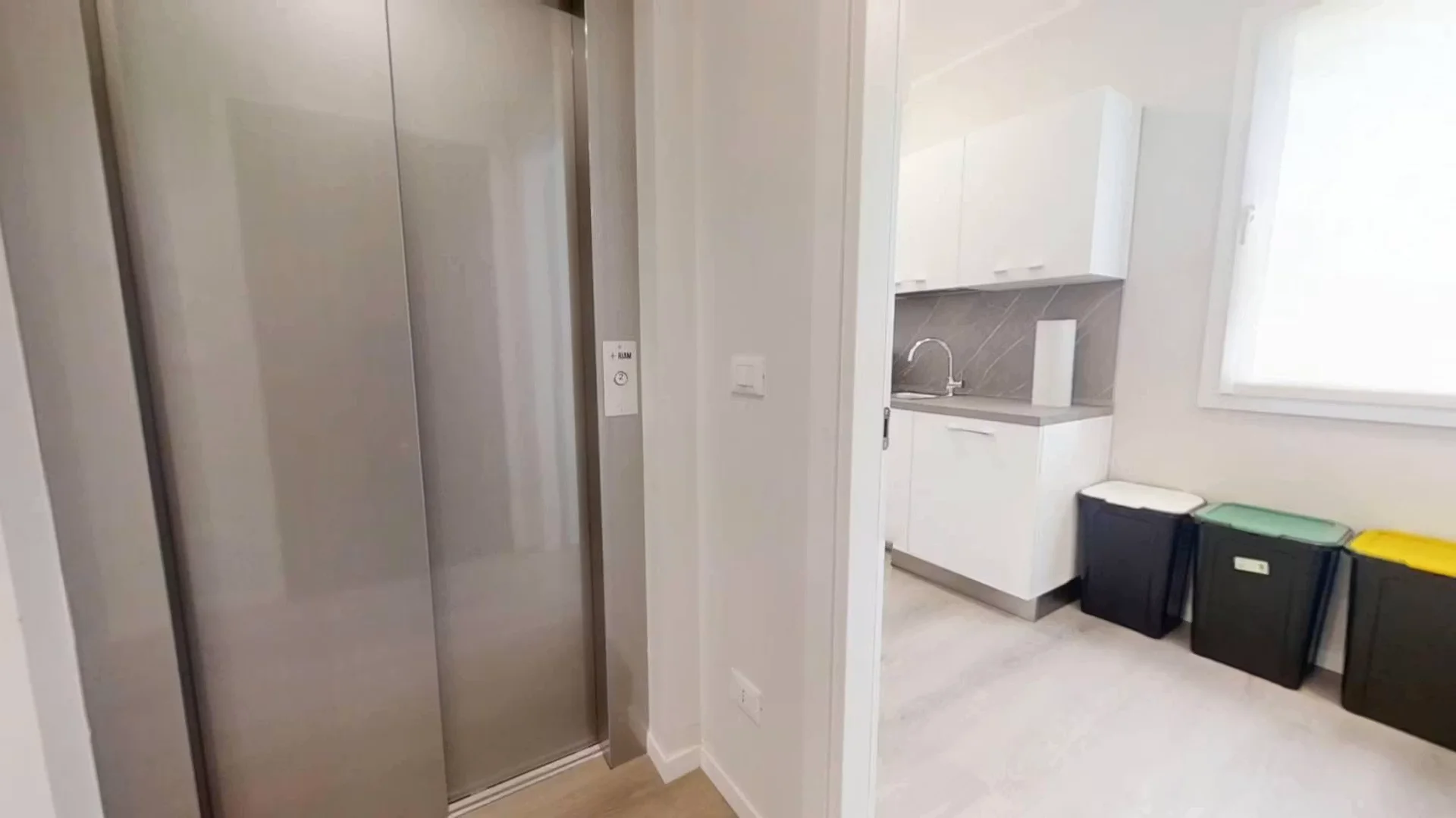 Habitación para estudiantes en con área de estudio y facilidades compartidas