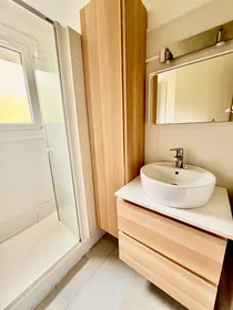 Private room at Rue de Biéville, Pierre Heuze, image 7 of 7