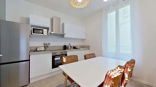 Stanza privata in 18 Bd Dugommier, 06600 Antibes, France, immagine 15 di 18