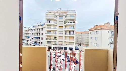 Stanza privata in 18 Bd Dugommier, 06600 Antibes, France, immagine 5 di 18