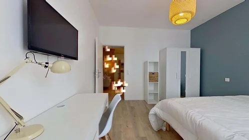 Stanza privata in 18 Bd Dugommier, 06600 Antibes, France, immagine 8 di 18