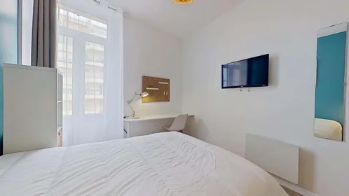 Private room at 18 Bd Dugommier, 06600 Antibes, France, image 4 of 19