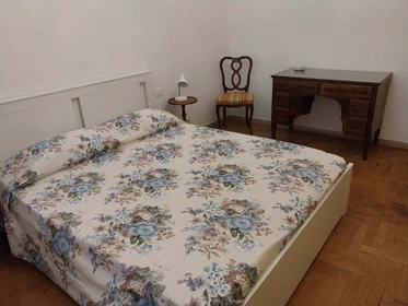 Firenze de ortak bir dairede kiralık oda