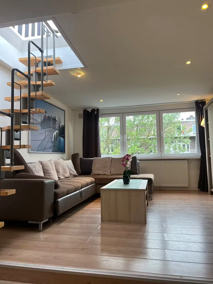Bestevaerstraat, Bos en Lommer