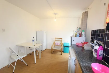 Stanza privata in Corfield Street, immagine 11 di 14