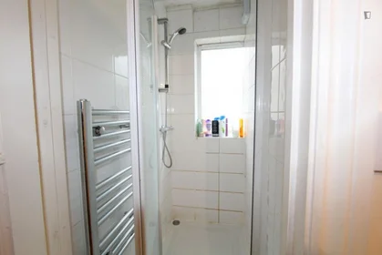 Stanza privata in Corfield Street, immagine 12 di 14