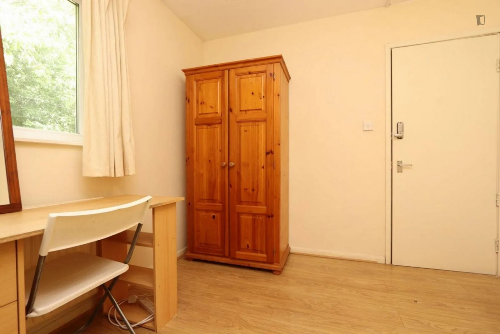Komfortables und geräumiges Studentenzimmer in 