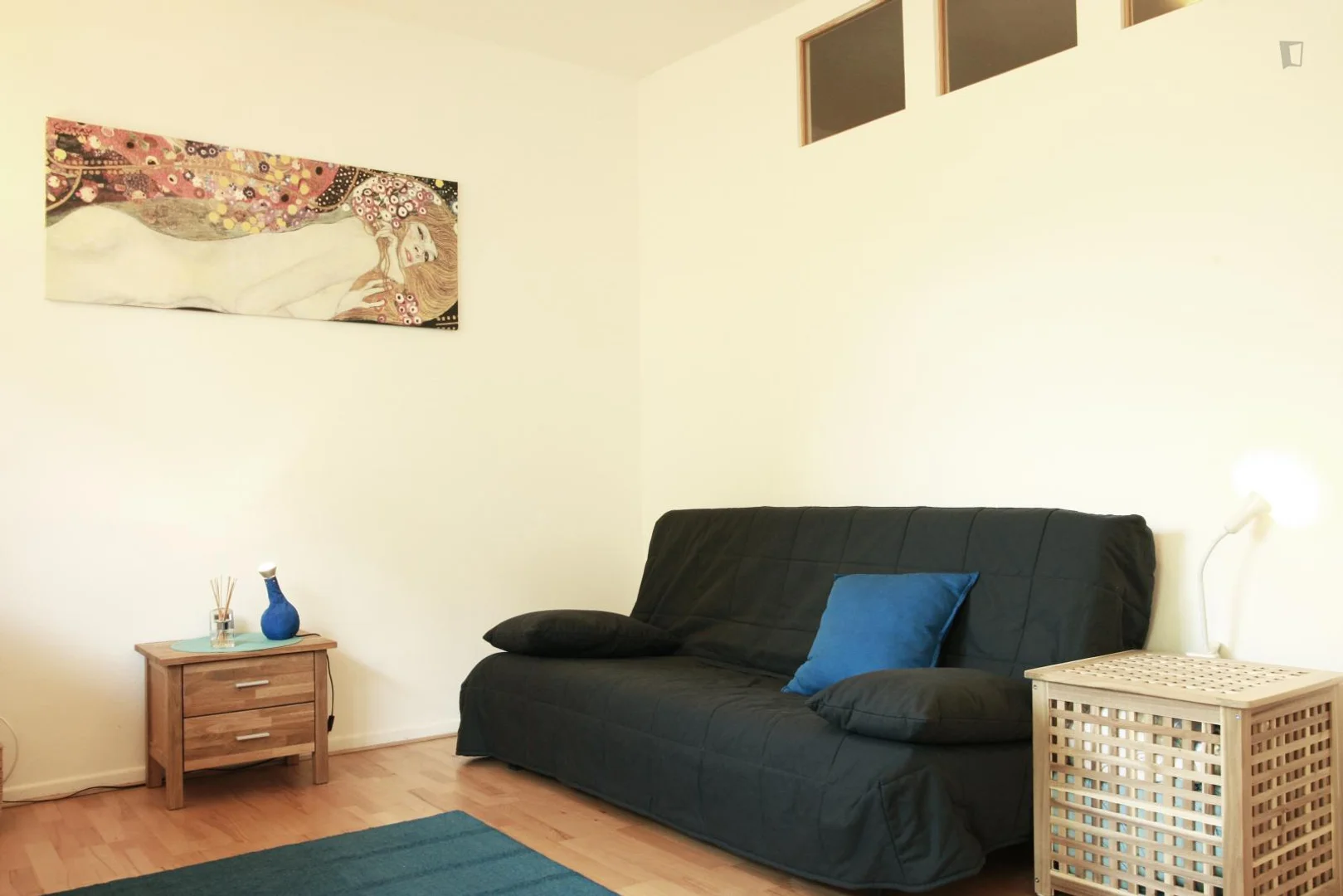 Student-friendly room in  with modern amenities