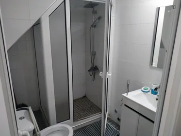 Entire apartment at Rua da Madalena, image 9 of 11