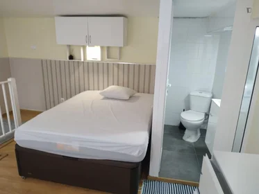 Entire apartment at Rua da Madalena, image 10 of 11
