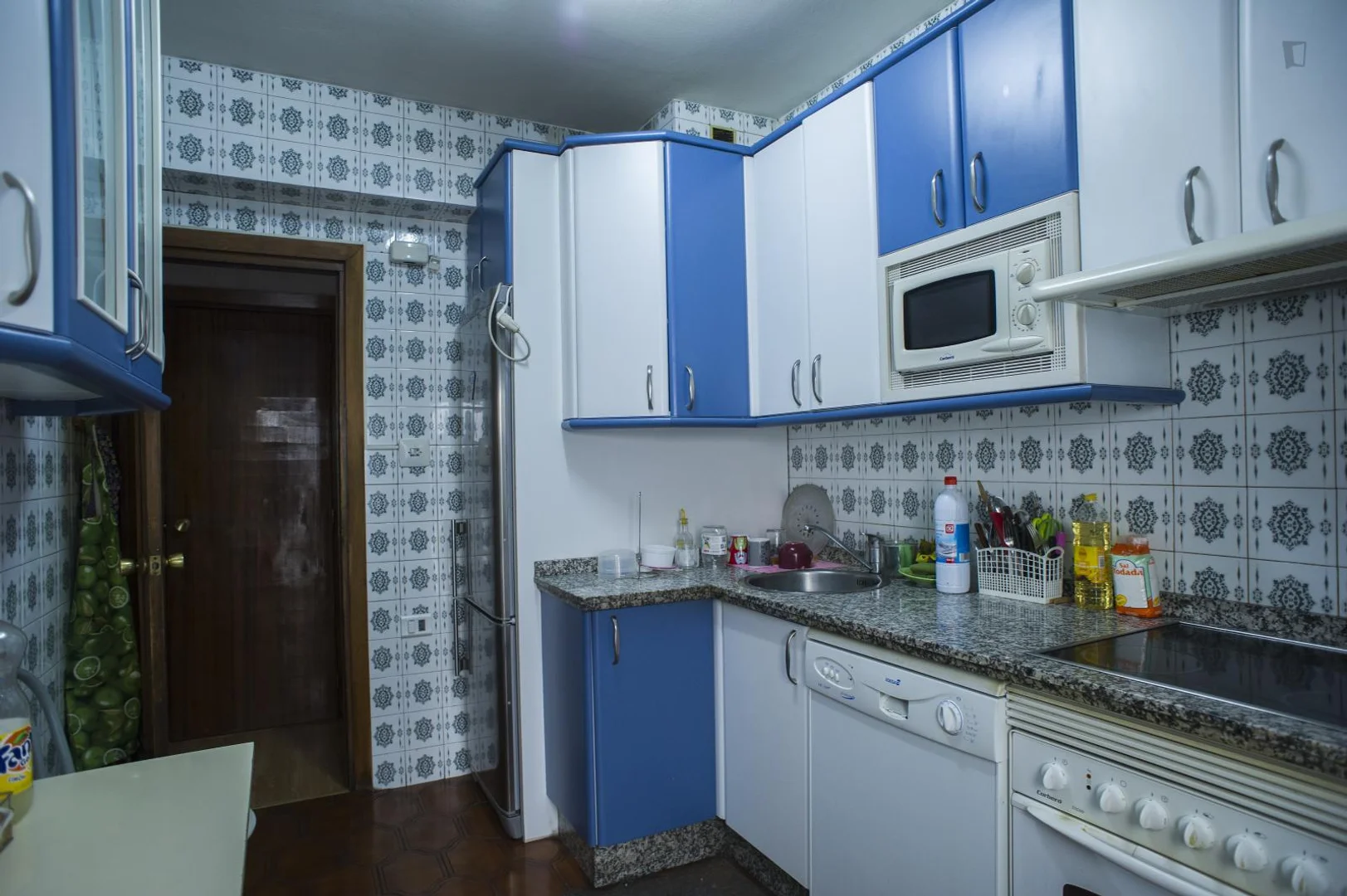 Habitación estudiantil amplia y cómoda en 