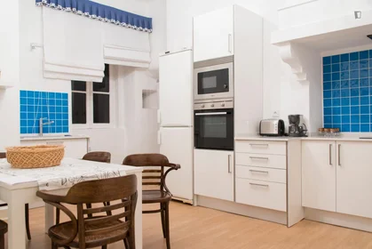 Chambre privée à Rua de São Nicolau, image 13 de 17