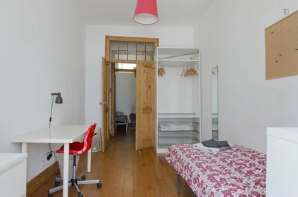 Habitación privada en Rua dos Caminhos de Ferro, imagen 4 de 18
