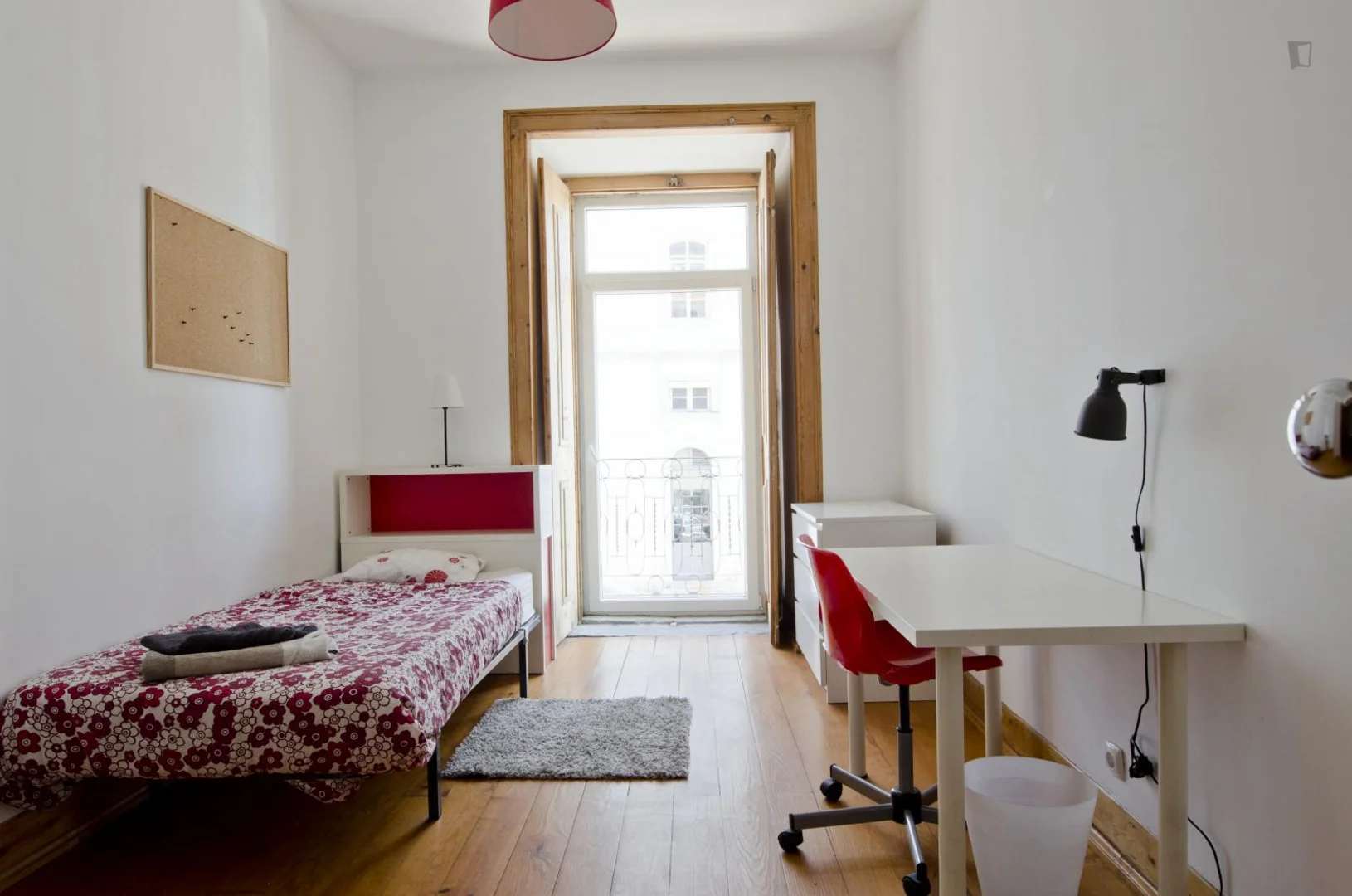 Habitación acogedora para estudiantes disponible en 