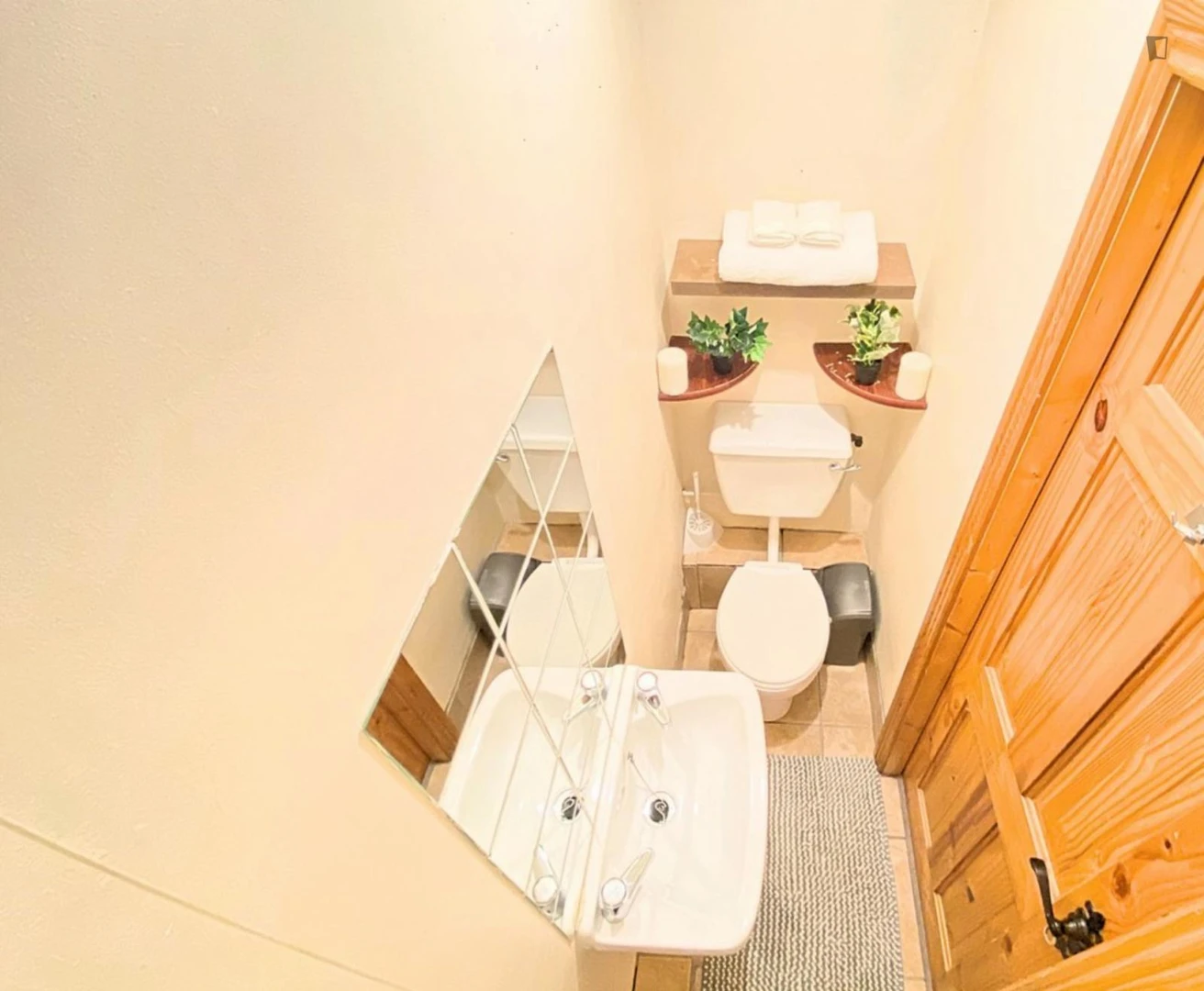 Helles und luftiges Studentenzimmer mit einfachem Zugang zur Universität in 