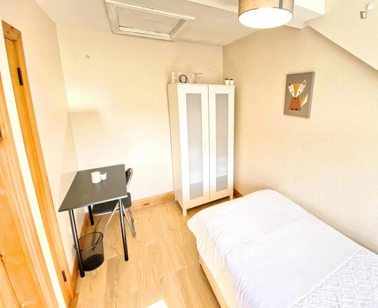 Chambre à louer dans un appartement d'étudiant à , entièrement meublée