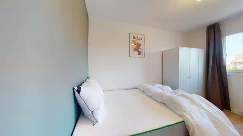 Private room at 2 Bd des Vignes de Marius, 13090 Aix-en-Provence, France, image 1 of 17