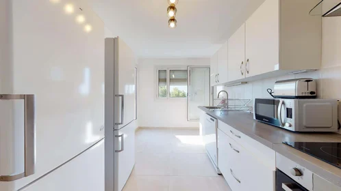 Private room at 2 Bd des Vignes de Marius, 13090 Aix-en-Provence, France, image 14 of 17