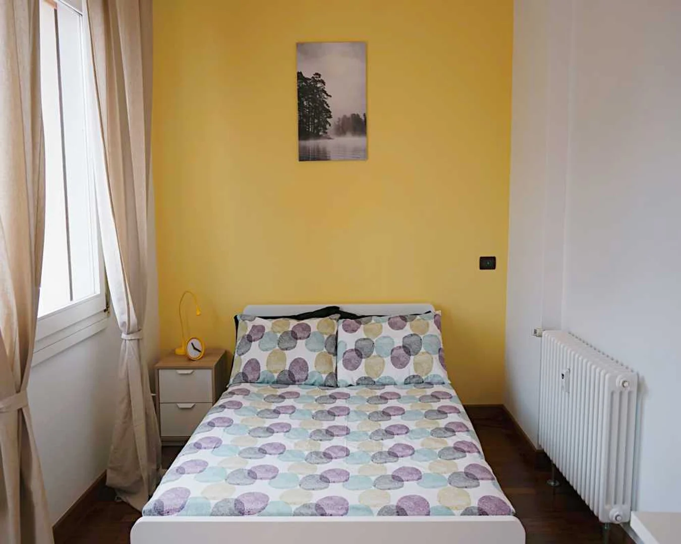 Habitación para estudiantes en con área de estudio y facilidades compartidas