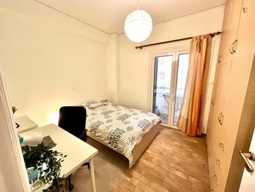 Cheap private room in Athens