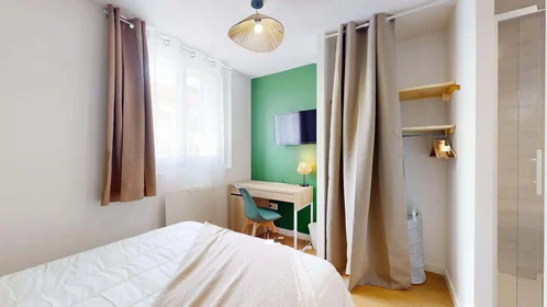 Privatzimmer in der 8 Rue Paul Bourget, 38100 Grenoble, France, bild 3 von 21