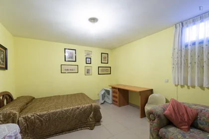 Quarto privado em Calle Estación, imagem 1 de 15