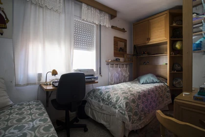 Habitación en alquiler con cama doble Sabadell