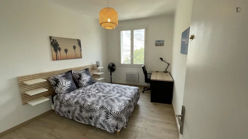 Habitación privada barata en Marseille