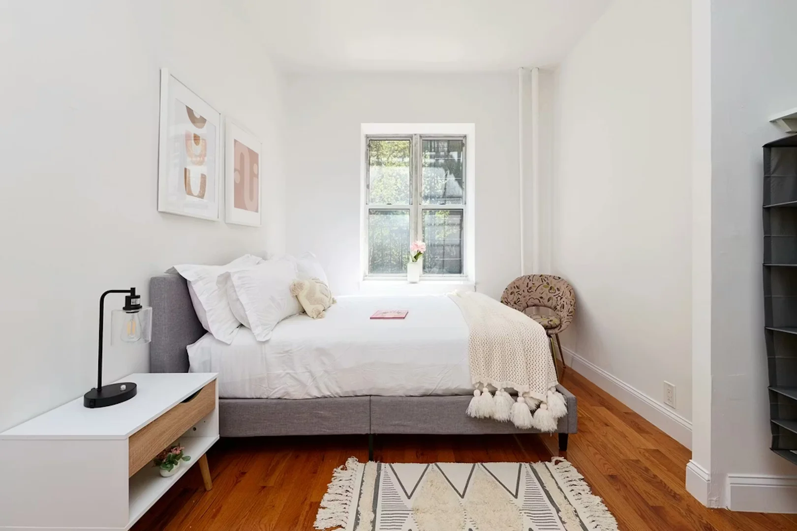 Quarto de estudante funcional perfeito para estudar em