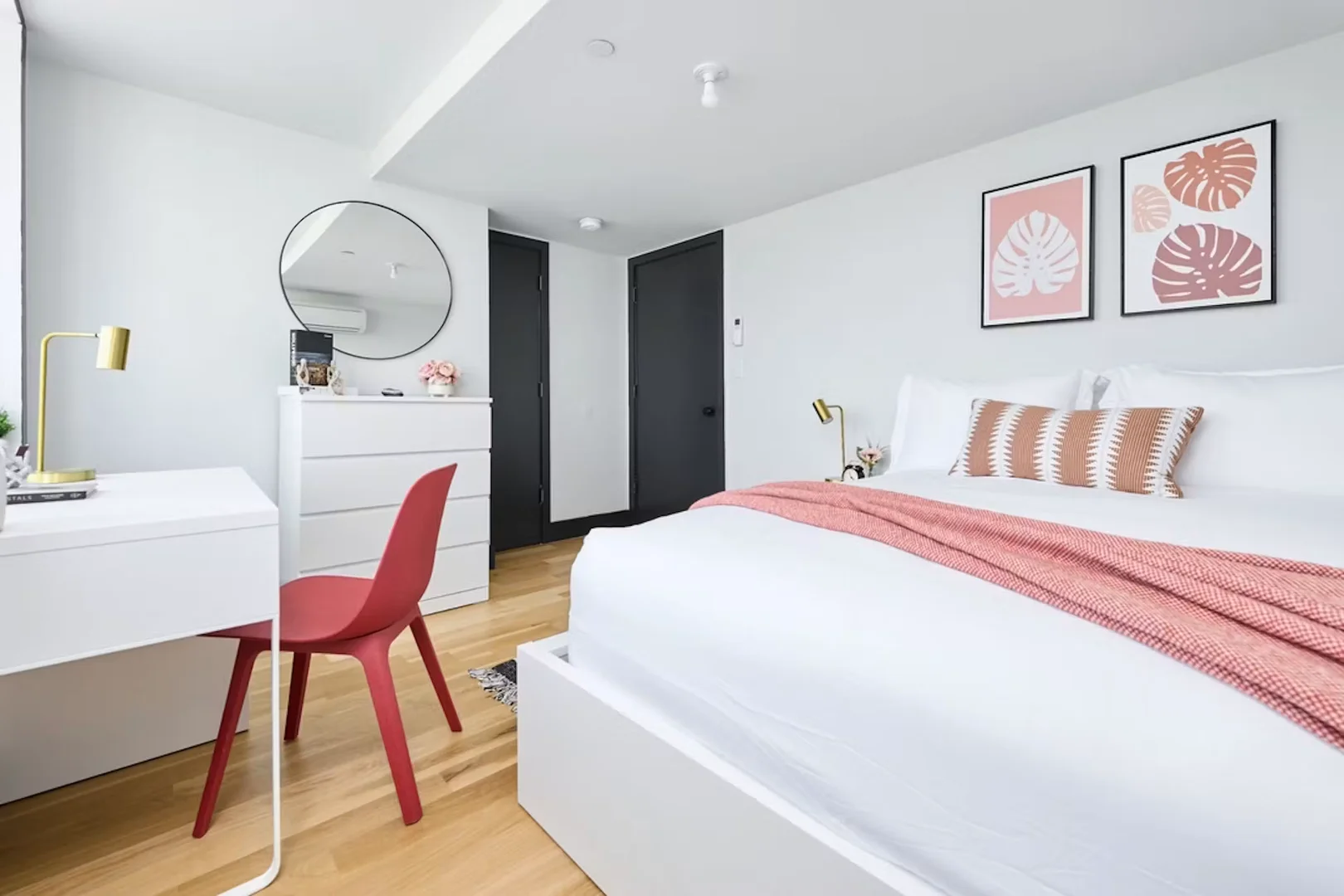 Chambre confortable pour étudiants disponible dans 