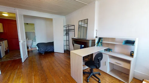 Chambre privée à 40 Rue François-Louis Bersot, image 12 de 24