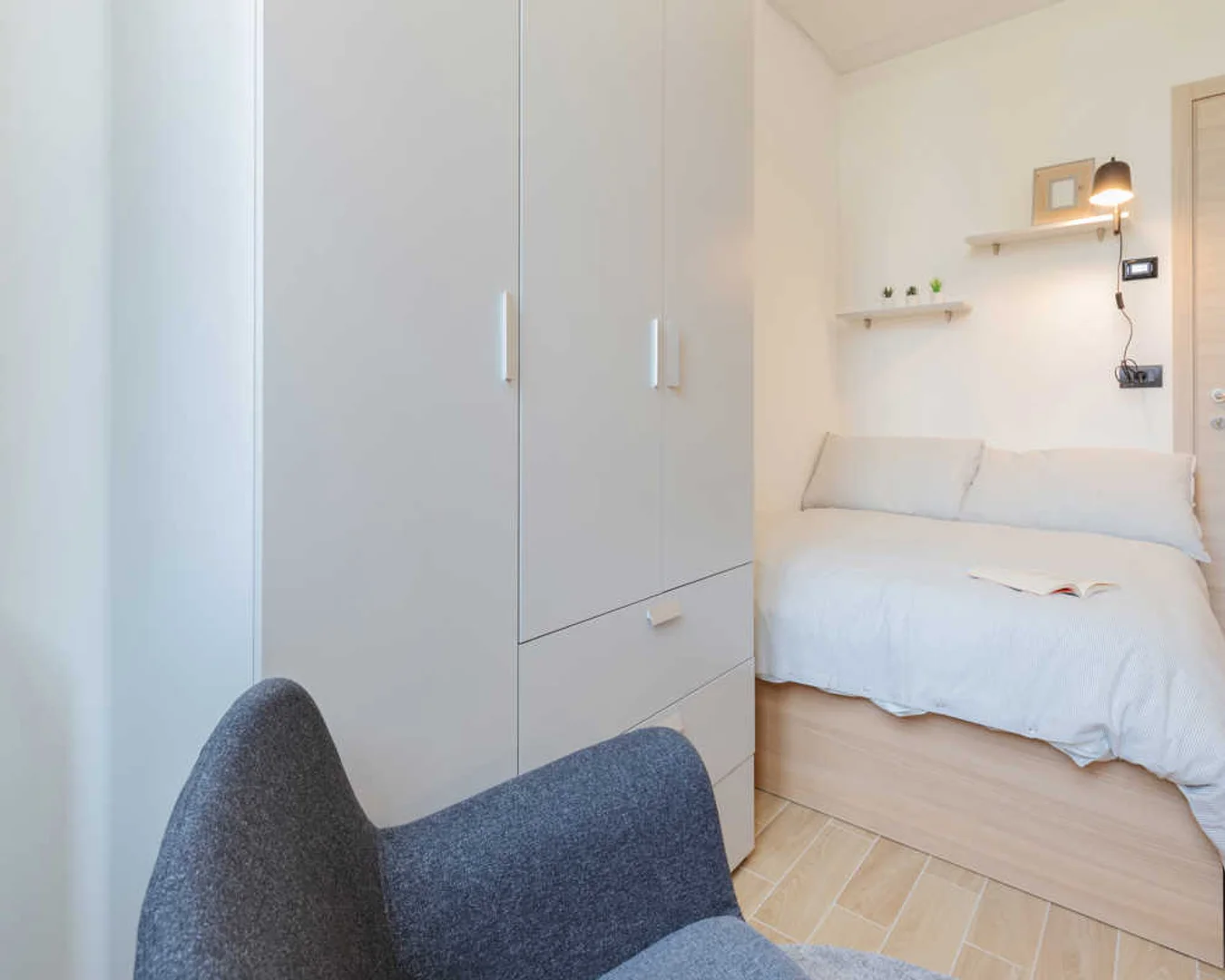 Funktionelles Studentenzimmer perfekt zum Studieren in 