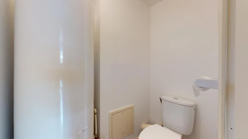Prywatny pokój 6 Rue Charles Baudelaire, obraz 23 26