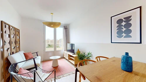 Chambre privée à 76 Avenue Benjamin Delessert, image 1 de 10