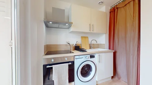 Stanza privata in 76 Avenue Benjamin Delessert, immagine 12 di 23