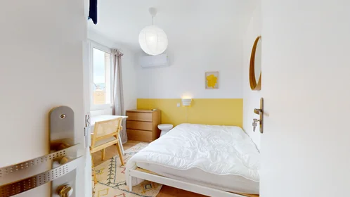 Stanza privata in 76 Avenue Benjamin Delessert, immagine 18 di 23
