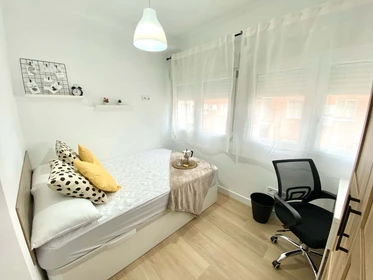 Chambre à louer dans un appartement en colocation à Getafe