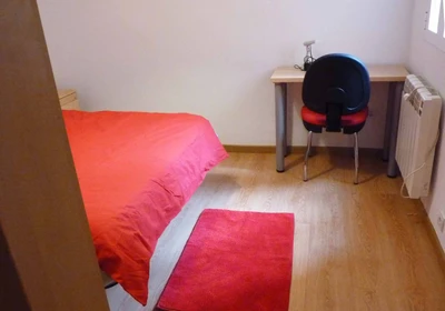 Cheap private room in Getafe