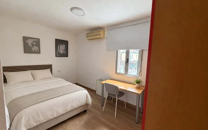 Bright private room in {area}