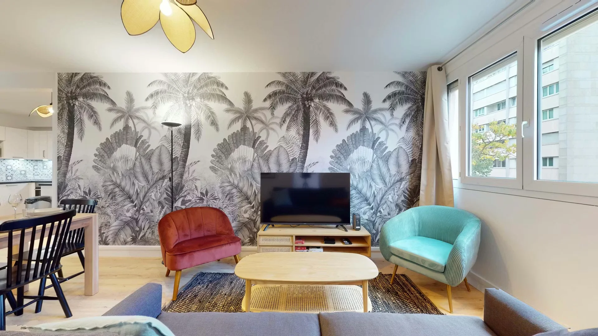 Chambre d'étudiant à  avec espace d'étude et installations communes