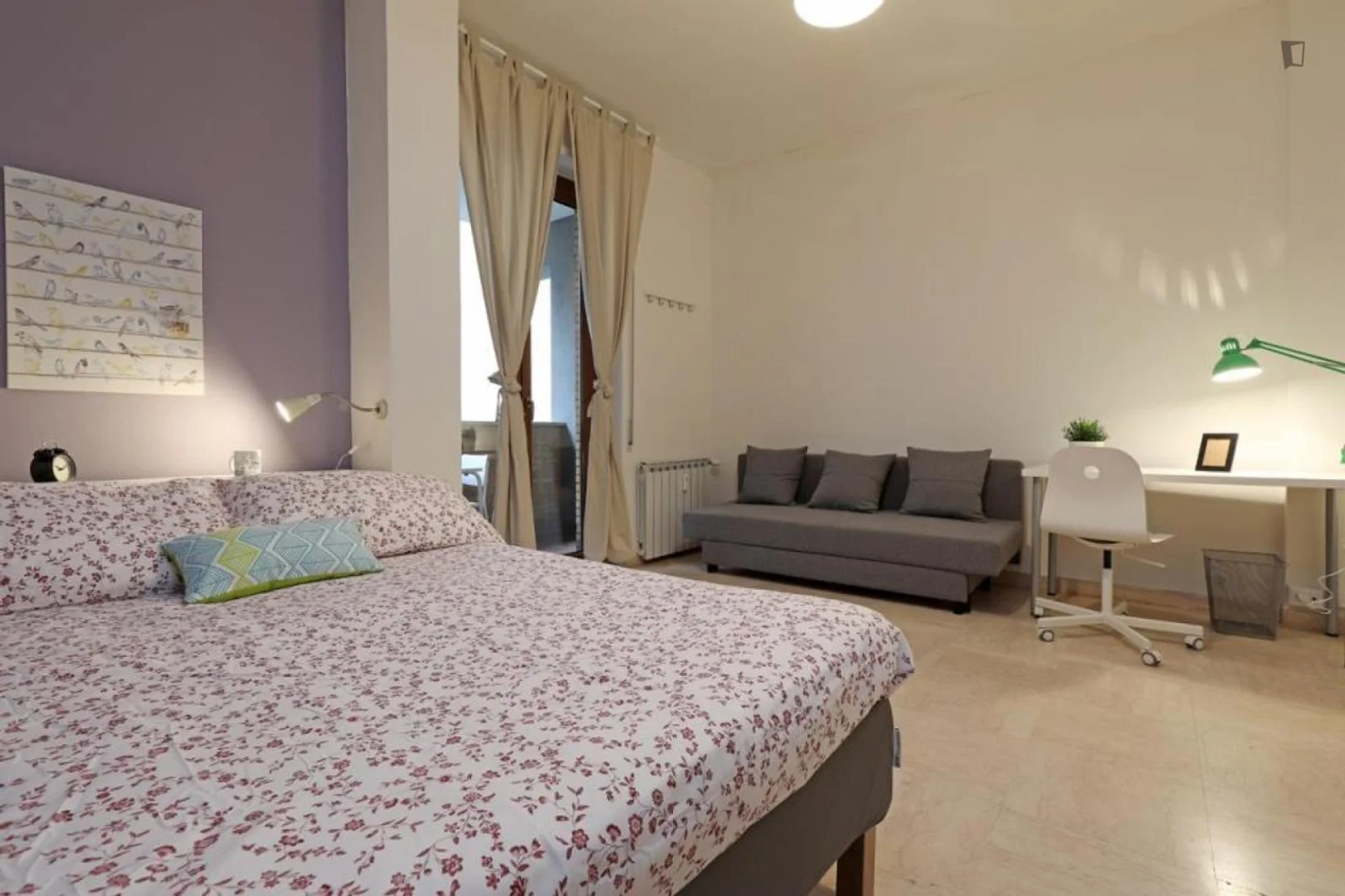 Student-friendly room in  with modern amenities