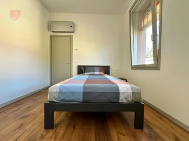 Chambre privée à Via Montebello, , image 1 de 10