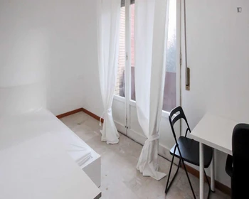 Quarto para alugar num apartamento partilhado em Milano